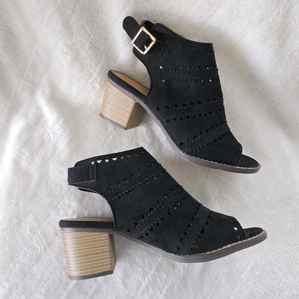 Women's Sandals Sz‎ 8.5M Reese Black Casual Perforated Ankle Heels Open Toe Shoe